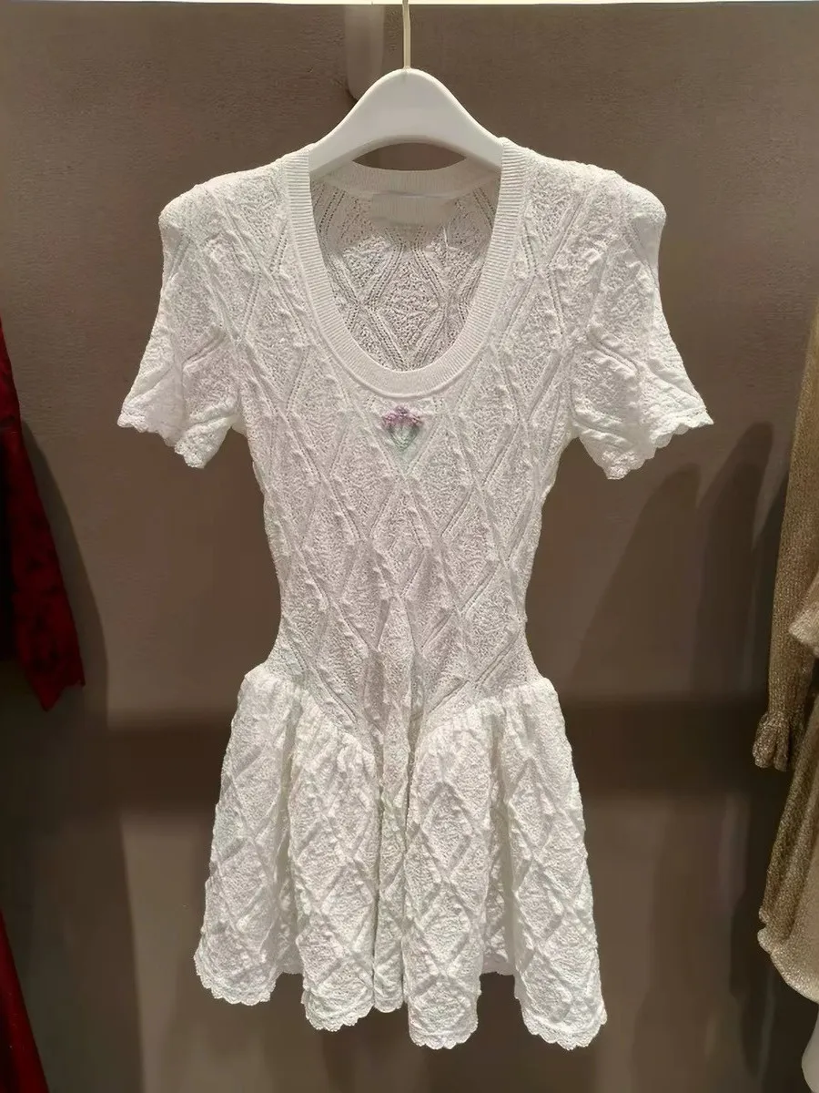 

Elegant Embroidered Knitted Puffy Dress with Waist-Cinching Short Sleeves in White Lightweight Comfortable City Commute Style