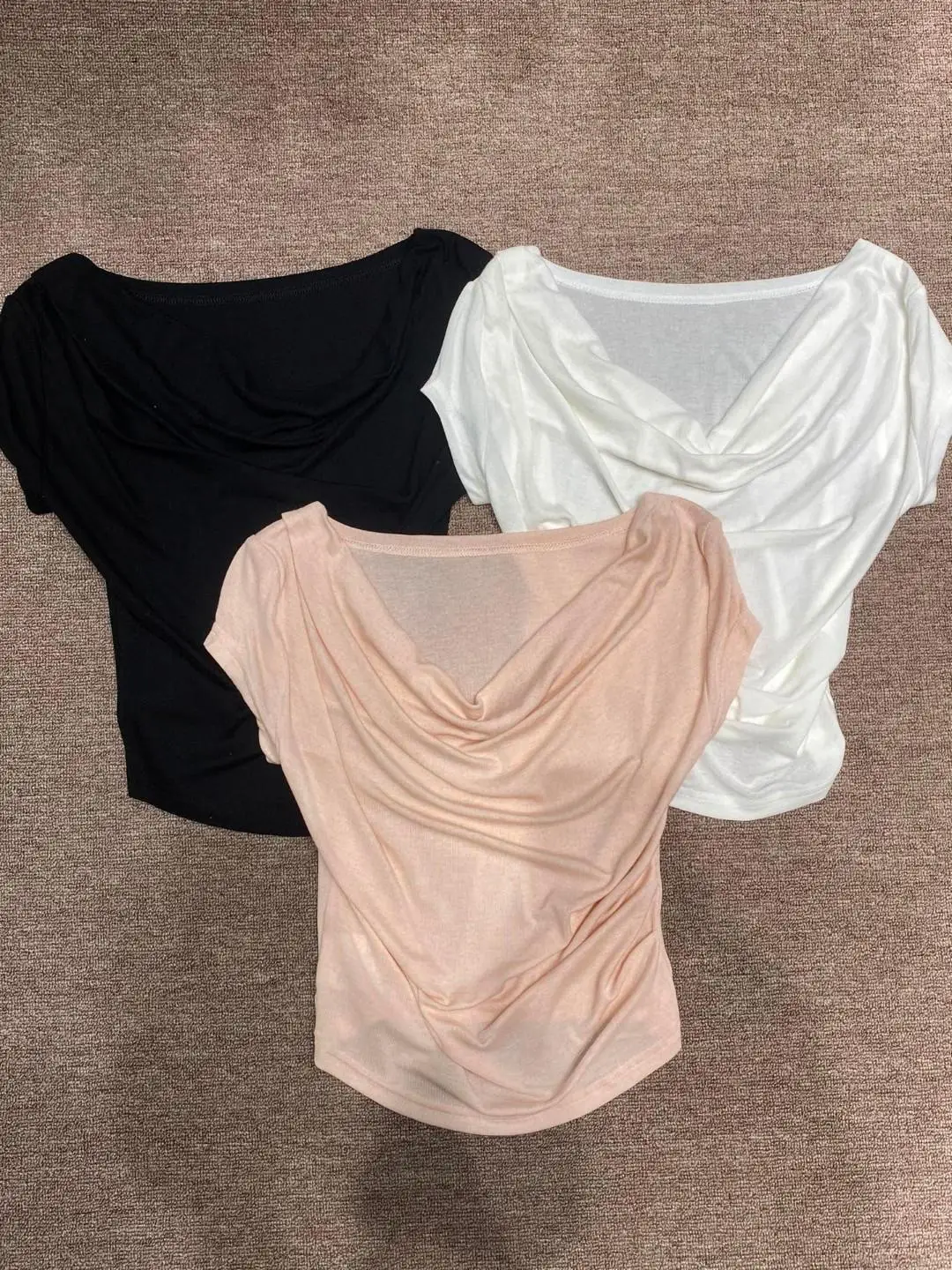 

Chic Minimalist Tee with Draped Neckline, Pleated Short Sleeve, Slimming & Versatile Fashion 2025