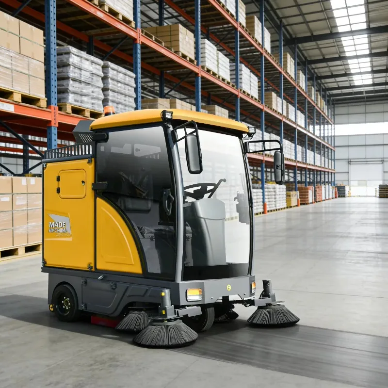 Customized Ride-On Industrial Floor Sweeper For Farm & Warehouse Use 1900mm Cleaning Width 200L Water Tank Electric Cold Water C
