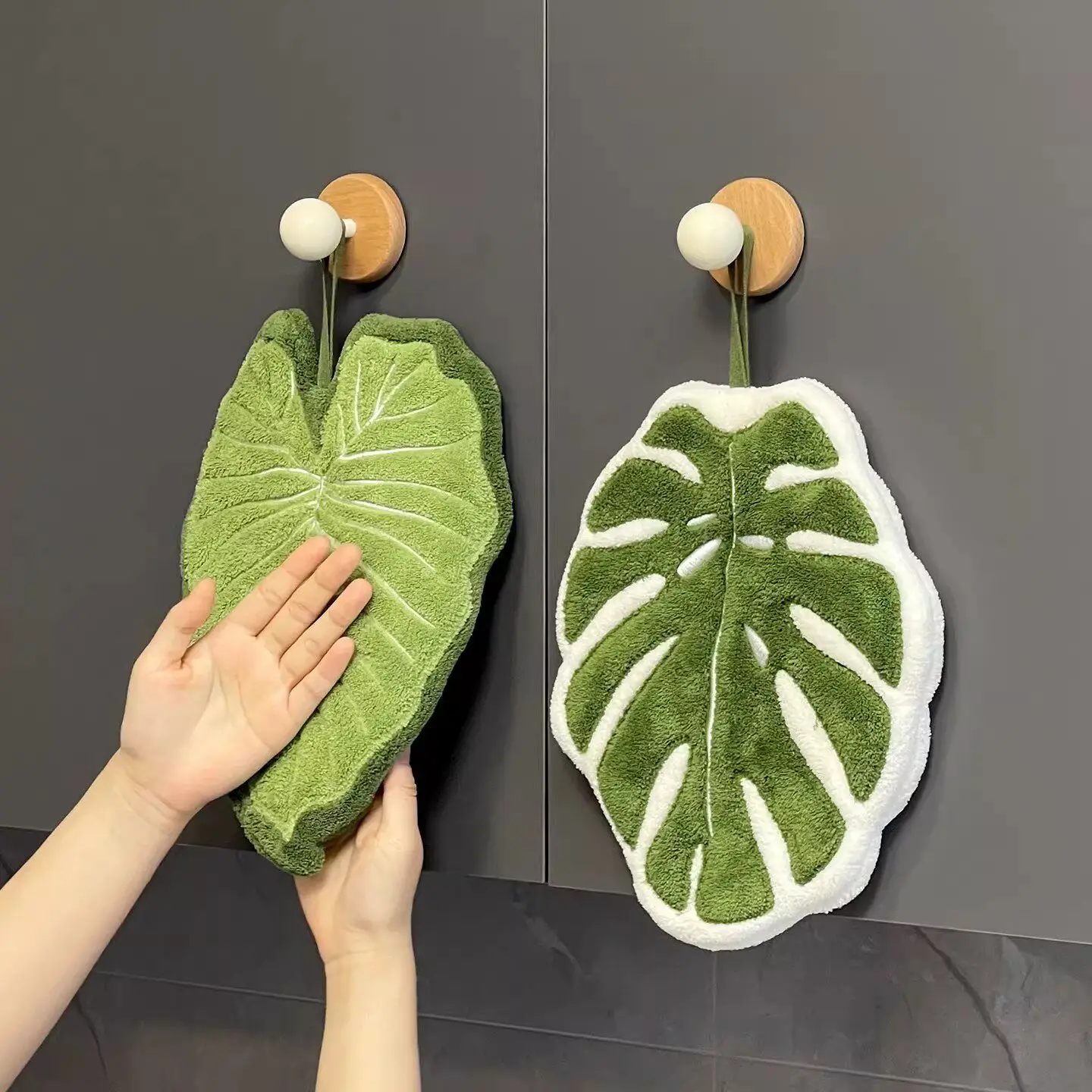 Plant Leaf Design Absorbent Hand Towel Hanging Cleaning Cloth for Kitchen Bathroom Eco-Friendly Handkerchief Kitchen Accessory