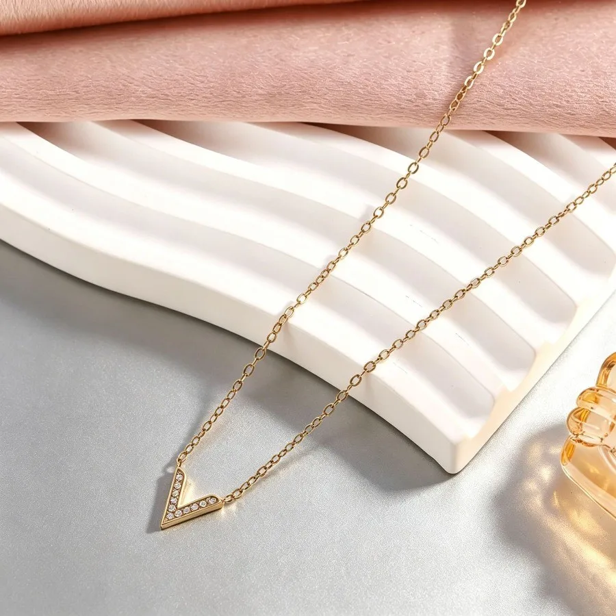 Korean Style Explosive V-shaped Collarbone Chain Exquisite Niche Design Necklace Fashionable Temperament Accessories