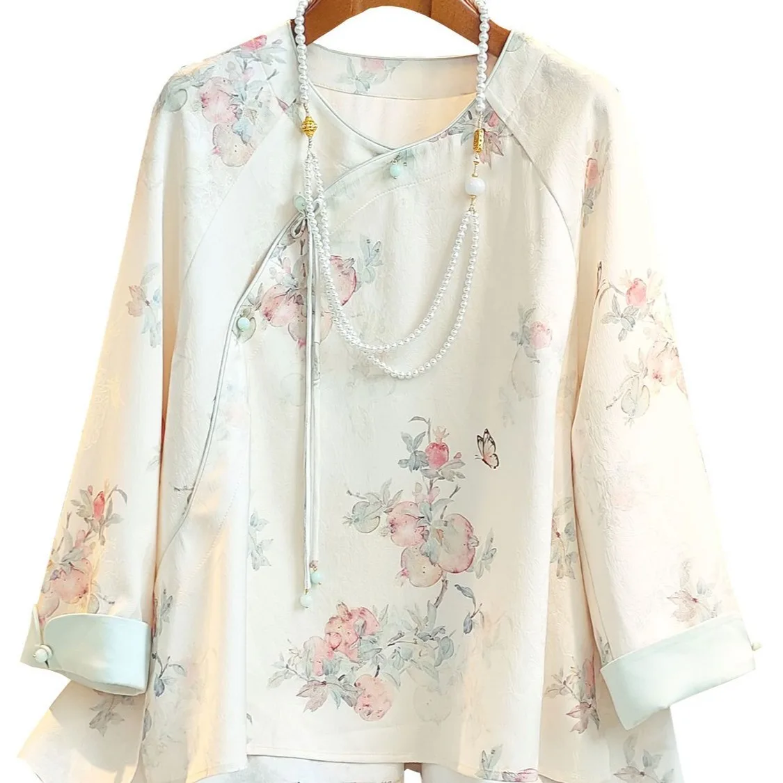 الأزهار المطبوعة الساتان الحرير البلوزات النساء نصف كم الرجعية تانغ القمم الياقة المستديرة قمصان فضفاضة المتضخم