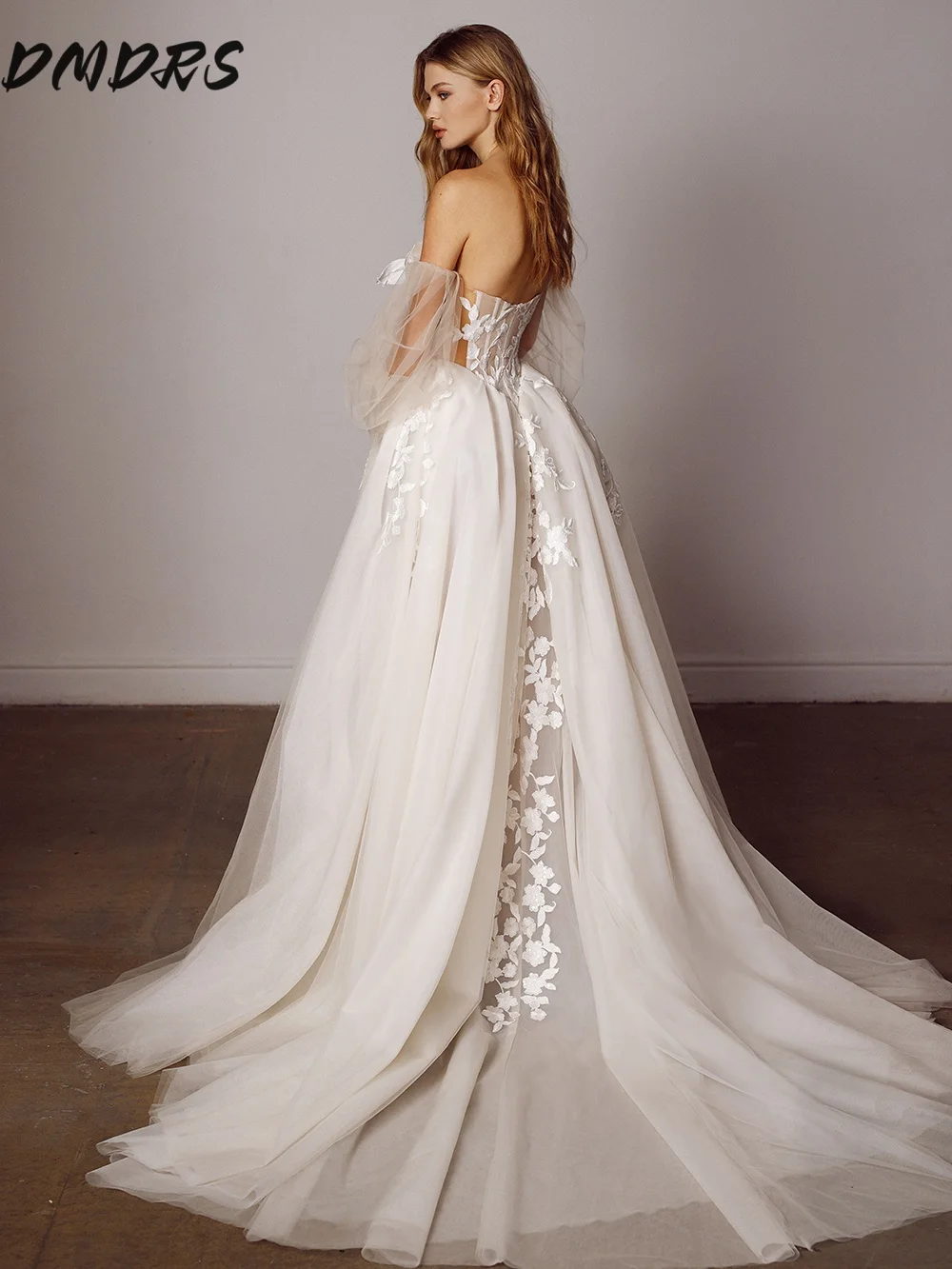 Charming Applique Wedding Dress 2026 Elegant Off-the-shoulder Bridal Gown Elegant Tulle Floor-length Gown Customized