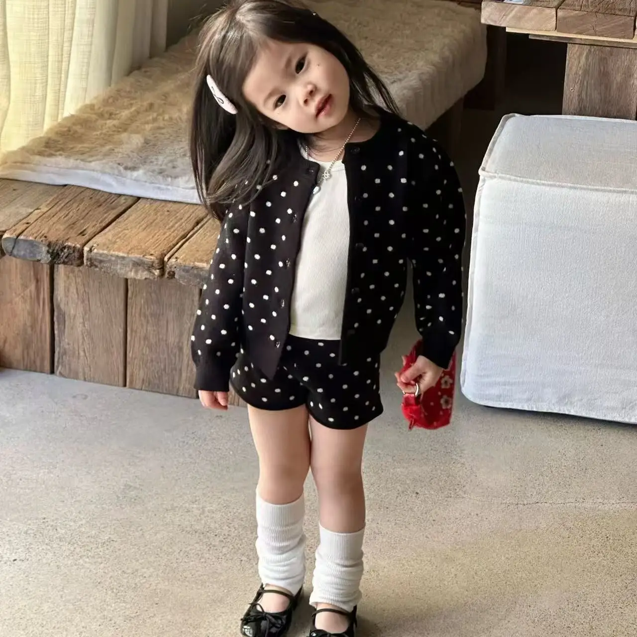 

Girls Suit 2026 Spring and Summer New Childrens Clothing Korean Girl Baby Knitted Polka Dot Sweater Cardigan Shorts Two Sets