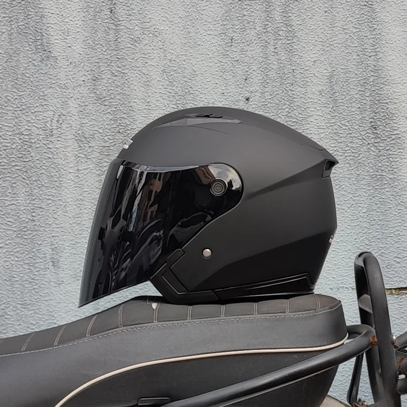 JIEKAI motorcycle helmet for men and women with double lenses. Half helmet, sun-proof, waterproof, universal and safe helmet.