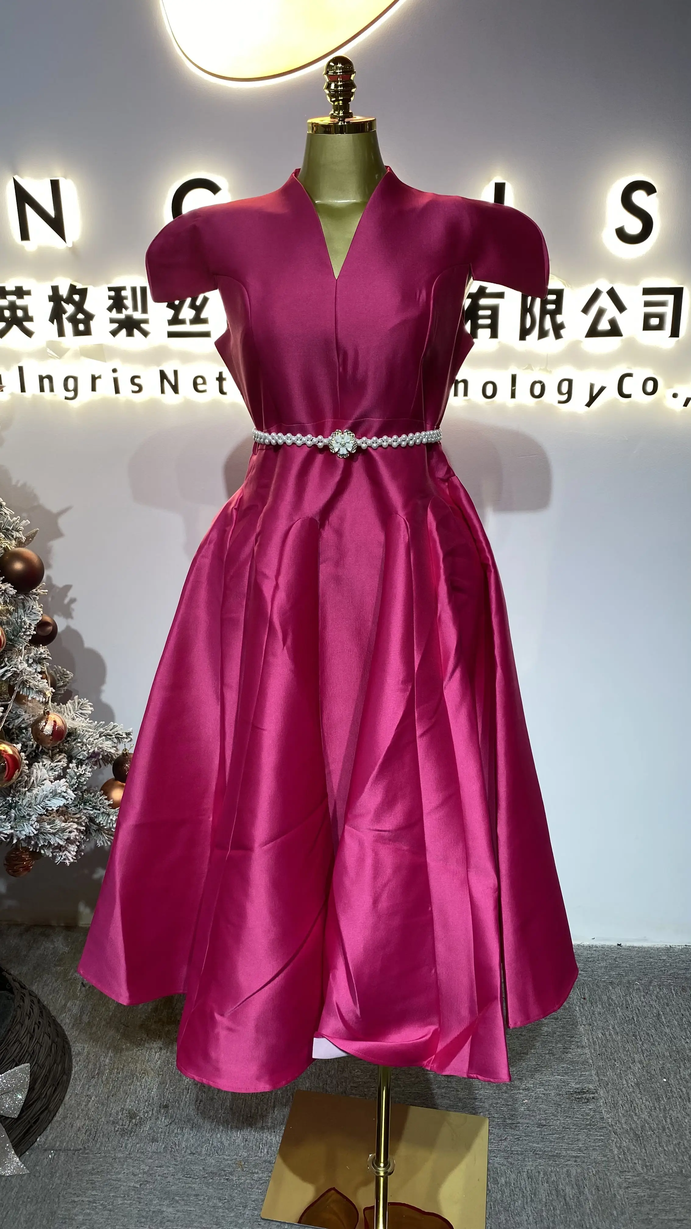 فستان أنيق مصمم حسب الطلب بأكمام مرفرفة ورقبة على شكل حرف V وقصة ضيقة، فستان مأدبة أنيق-GZXX337 #1