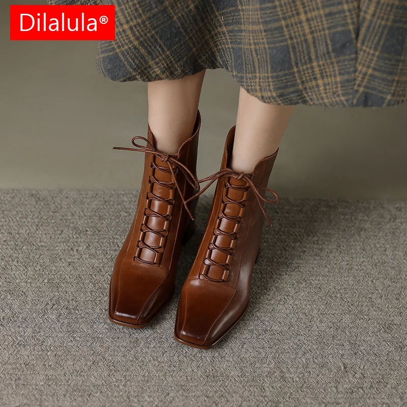 

Dilalula 2025 ботильоны из спилка, женские офисные модельные короткие ботинки с квадратным носком на высоком толстом каблуке и шнуровке, осень-зима