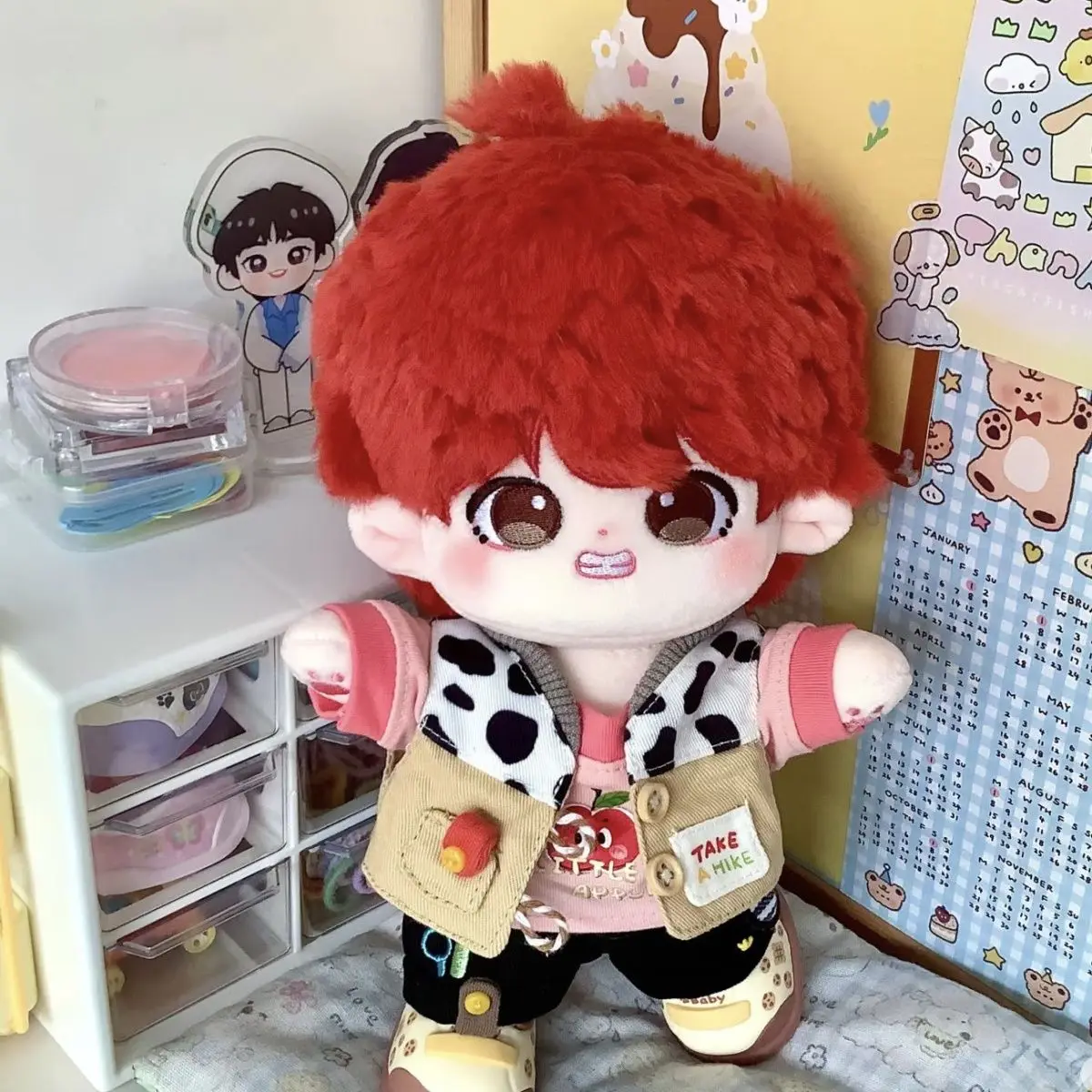 Peluche de 20cm pour beau garçon Kim Tae-hyung, poupée de Cosplay, jouets pour Collection de fans ou enfants amis, cadeau d'anniversaire parfait
