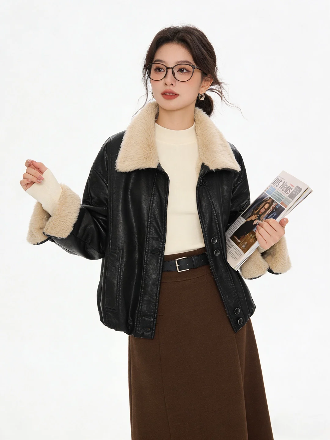 

Ретро-куртка в американском стиле с воротником-стойкой, на флисовой подкладке, теплая, из искусственной кожи, короткая, в мотоциклетном стиле, модная, универсальная, женская.