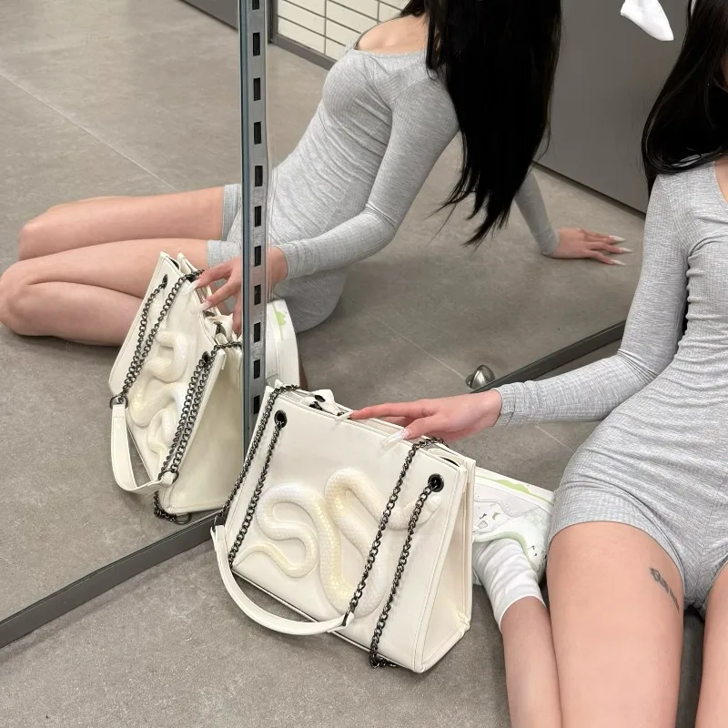

Original Designer Brand Head Layer Cofskin Chain Tote Bag Dual Purpose Bag Double Single Shoulder Stereo Snake 26*22CM