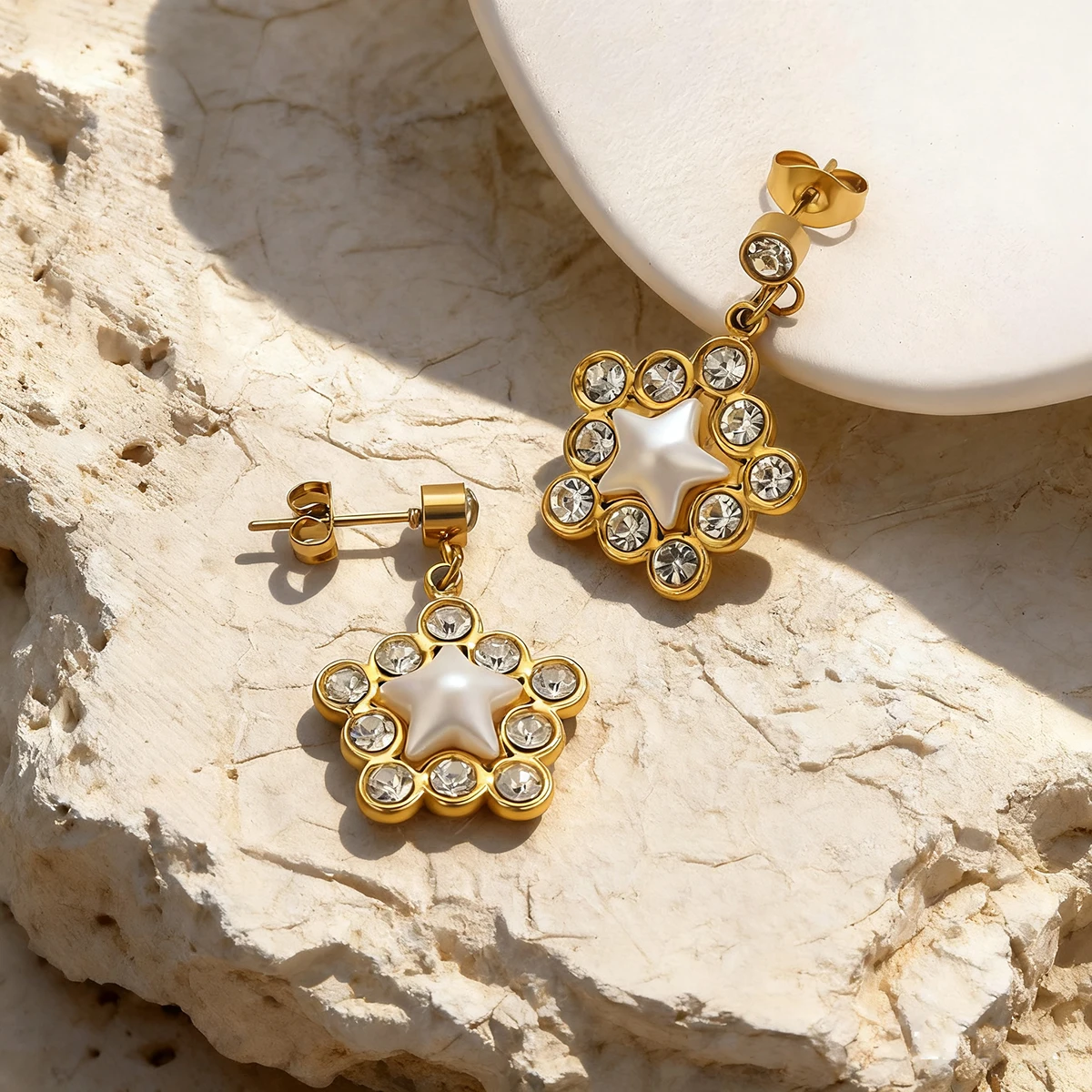 

SOVOB Trendy Y2K Style Rhinestone Star Pendant Earrings Fashion Minimalist Earrings For Cool Girl/Women's Waterproof Accessories