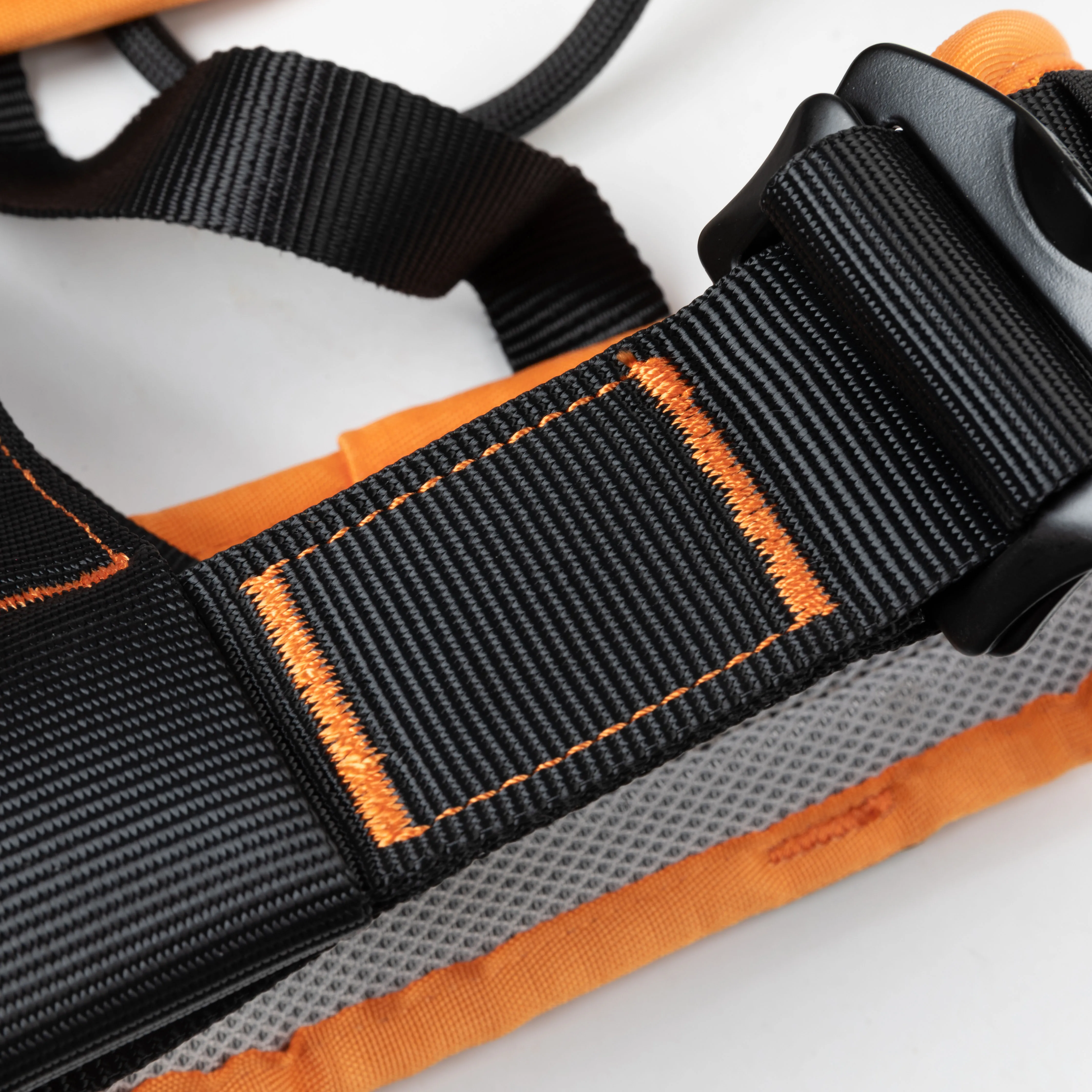 حزام تسلق نصف الجسم معتمد من CE، معدات حماية شخصية مريحة وخفيفة الوزن من البوليستر للكهوف