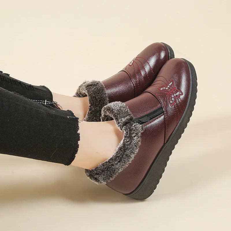 Zapatos de algodón de invierno para mujer, forro polar, suela suave, impermeables, antideslizantes, cálidos, botas de algodón cómodas para personas mayores