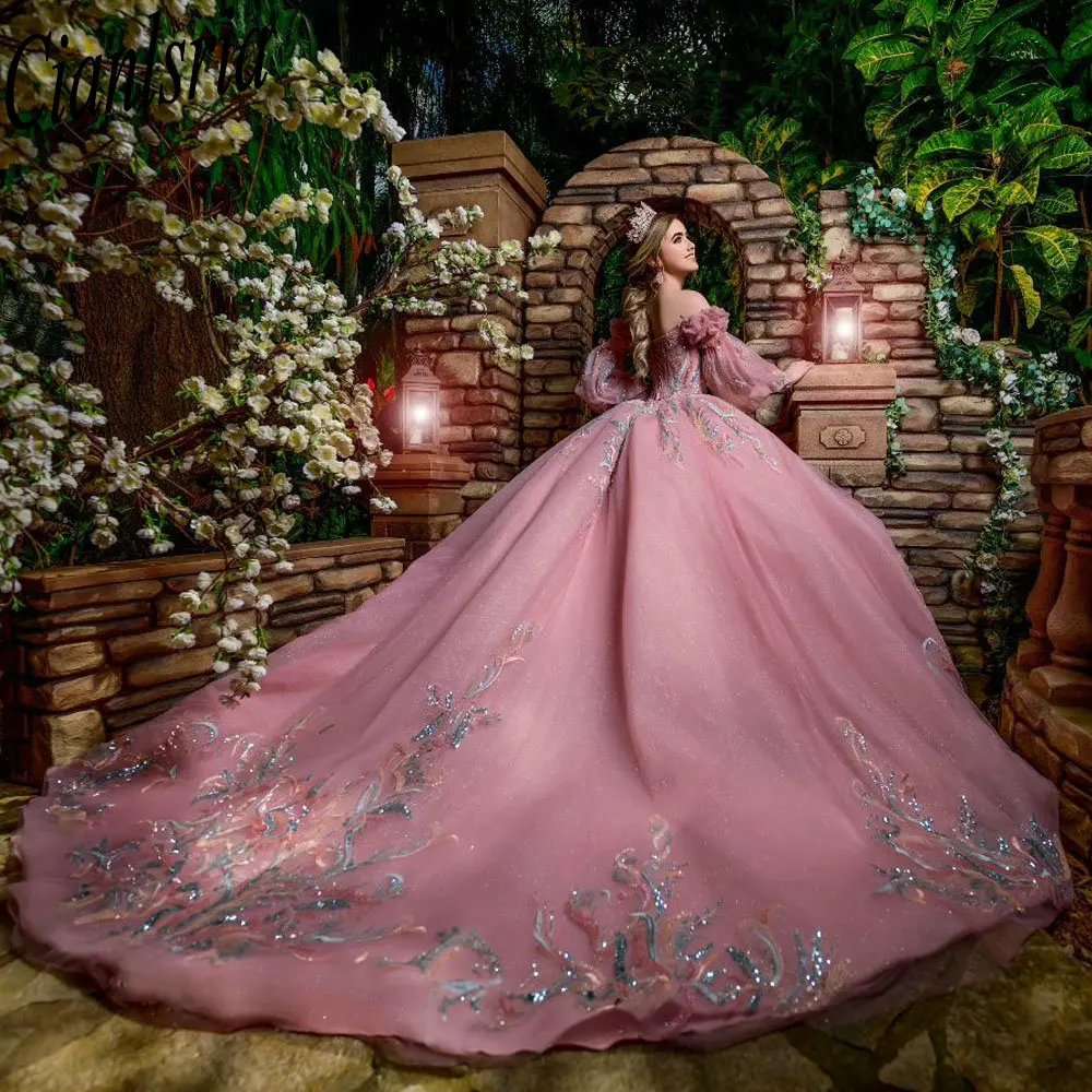 

Розовые роскошные платья Quinceanera с бисером и жемчугом и длинными рукавами, бальное платье с аппликациями и блестками, кружево Sweet 15, вечеринка по случаю дня рождения