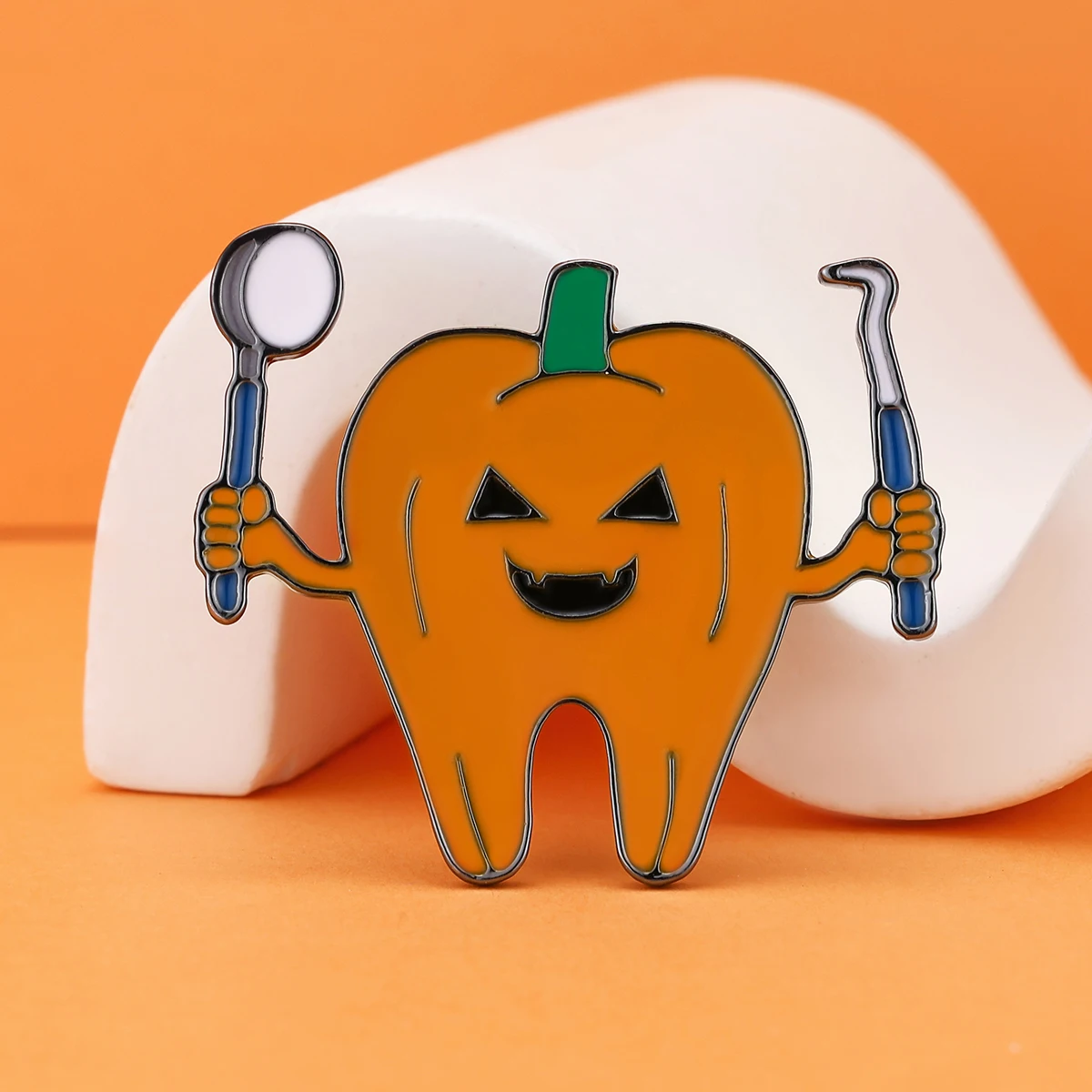 

Catuni Cute Teeth Pumpkin Enamel Pins Brooch Halloween Medical Dental Lapel Lanyard Bag Badge Gift for Dentist Doctor Student