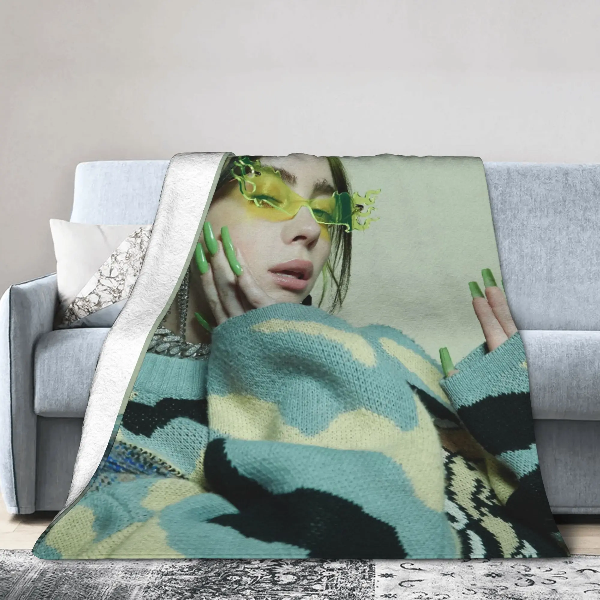 Singer Billies Blanket Coral Fleece Plush All Season Portable Ultra-Soft Throw Blanket for Bedding Outdoor Rug Piece