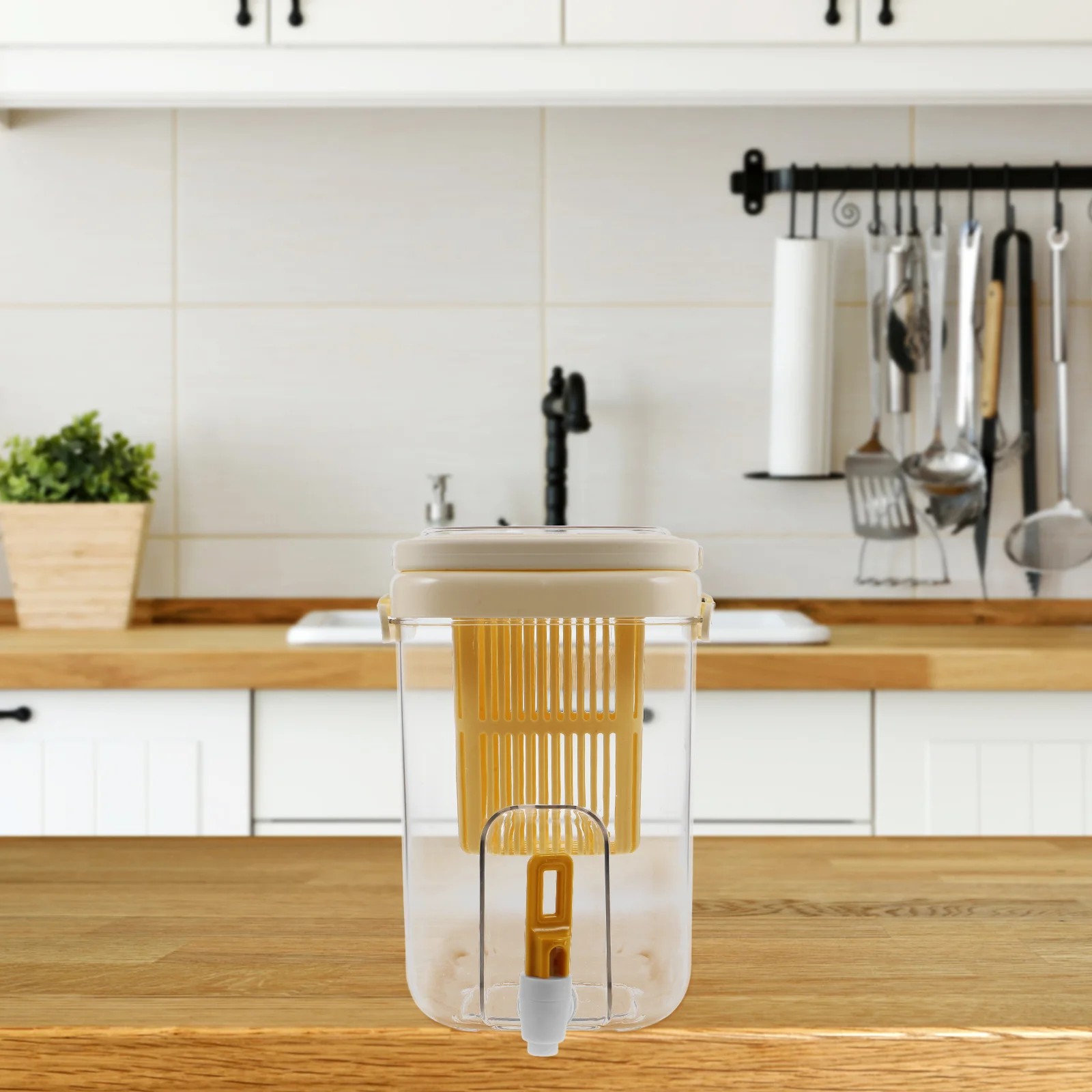 

2L Large Capacity Water Pitcher With Faucet Food Safe Beverage Dispenser For Fridge Juice Tea Lemonade Drink Container Jug