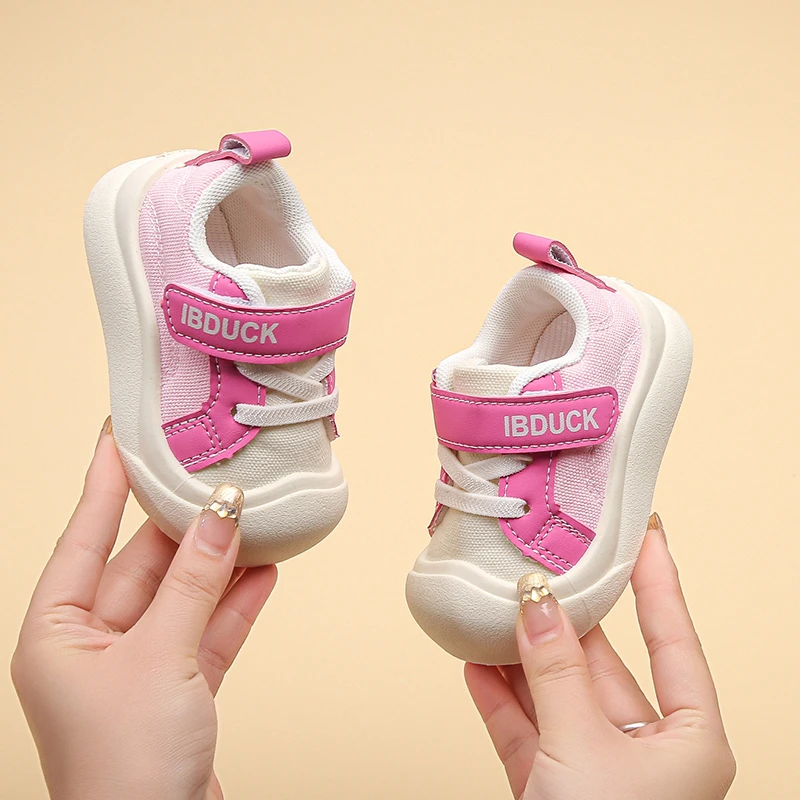 

Новые повседневные детские туфли 2026 года: нескользящие, милые, для малышей, с закрытым носком. Модные детские туфли 2025 года: удобные, плоские.