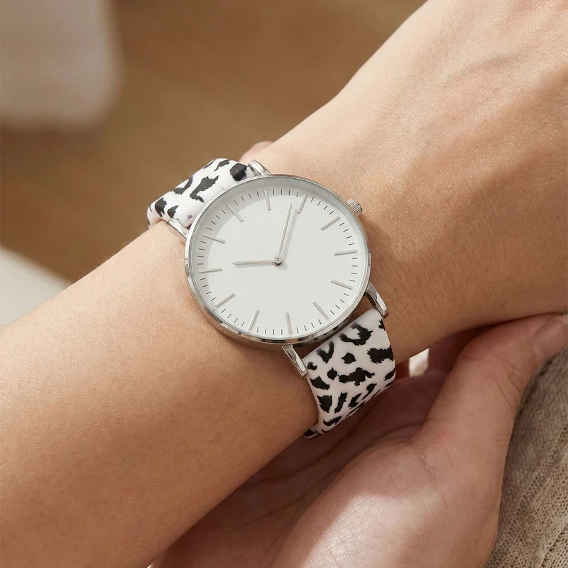 Womens Watches New Stylish Round Dial Analog Quartz Wristwatches for Woman Casual Silicone Belt Ladies Wrist Clock Gifts
