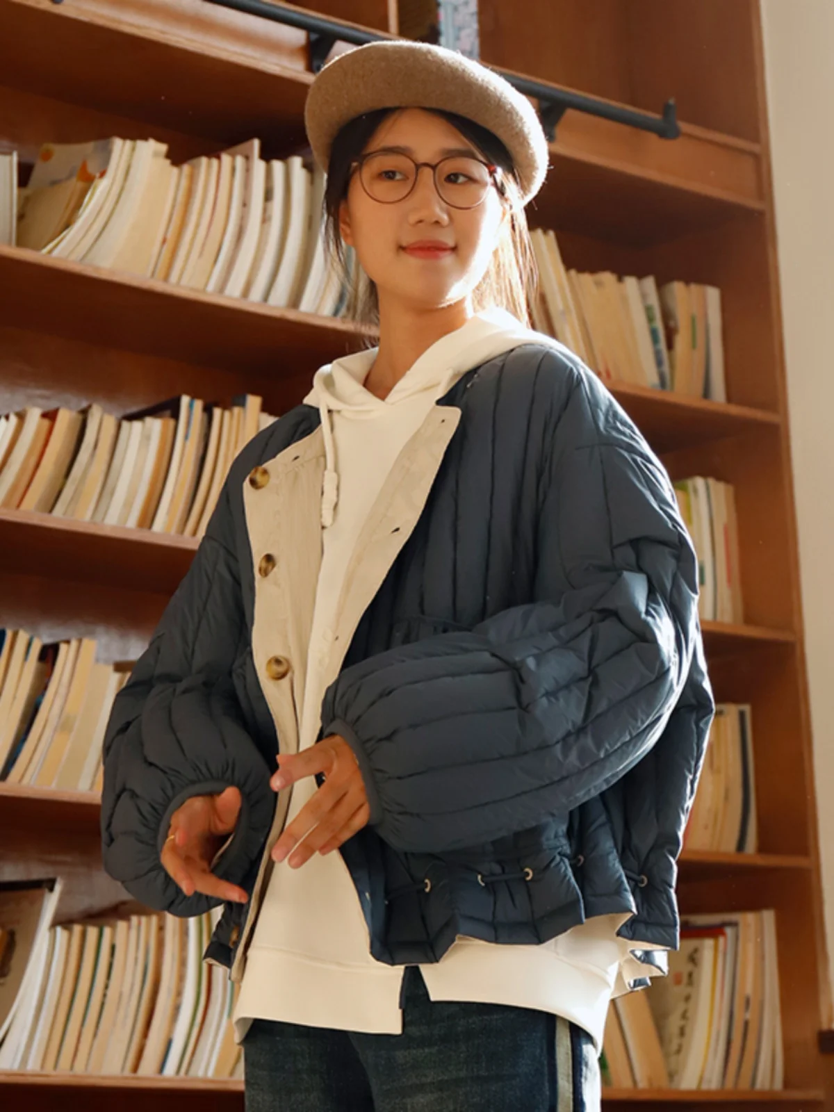 

Новый дизайн, свободный крой, теплая однотонная пуховая куртка, верхняя одежда для повседневной носки, на одной пуговице, белая, с наполнителем из пуха.