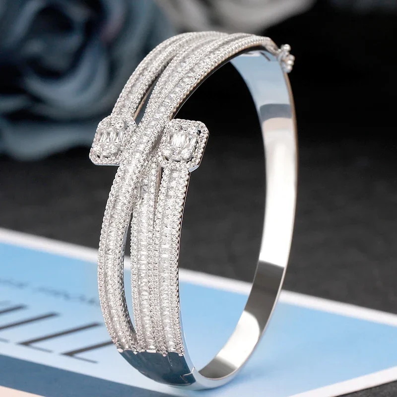 

New luxury bracelet ring set, specially designed for women's wedding, made of full cubic zirconia crystal material, suitable for
