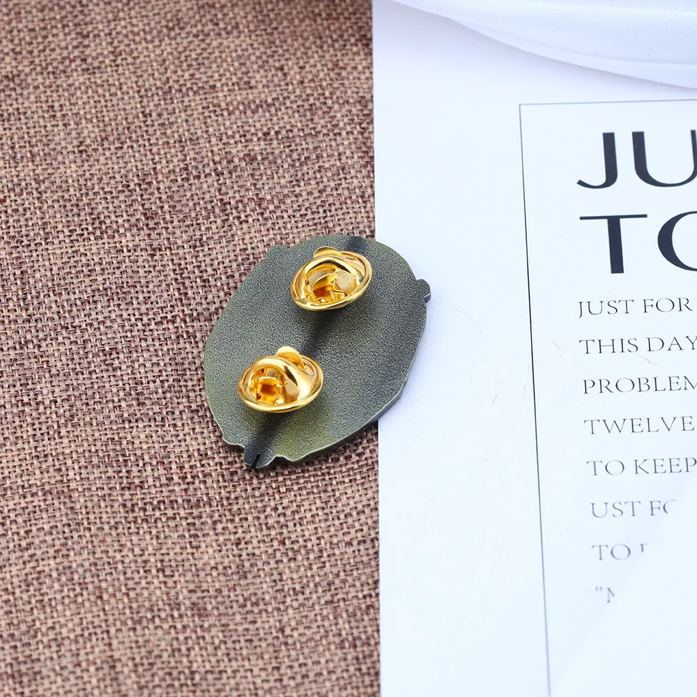 Przypinka emaliowana Hollow Knight, retro metalowa odznaka kolekcjonerska, zabawna ozdoba do plecaka, broszki, prezent