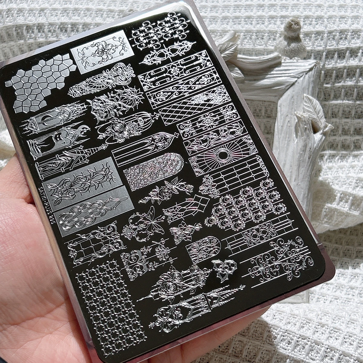 

Nail Art Stamping Plate, No-Painting Nail Decoration Template, Large European-Style Floral Window Design, Window Decoration, Glass Window Decoration, Transparent Transfer Silicone Stamp, Steel Plate, Nail Art Tools, Technology Changes Life, Quick Nail Art