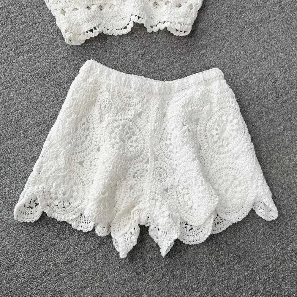 Polyester Beach Vacation Outfit High Waist Hollow Knit Halter Tank Garment Wide Leg Wide Short Pant Wear Coast Photograph