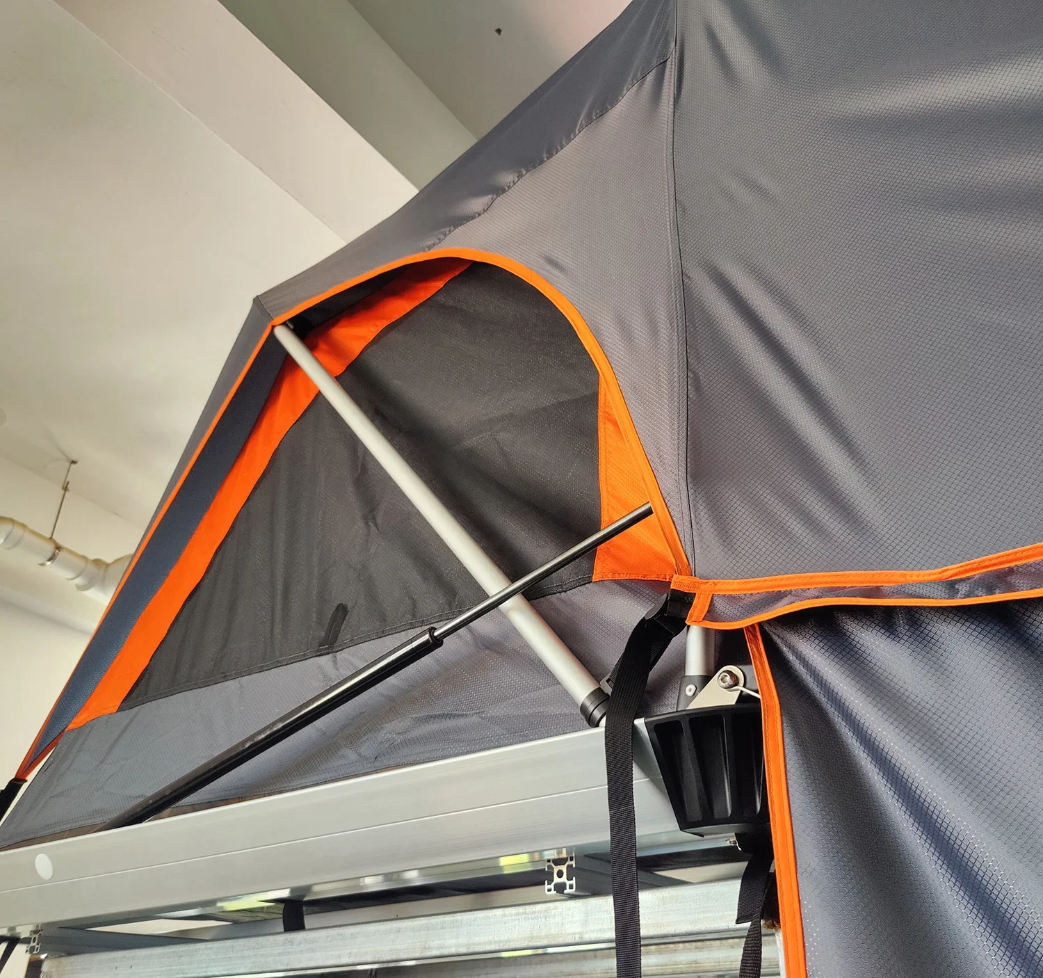 Double layers waterproof quick opening folding rooftop tent 180 degree awning for cars