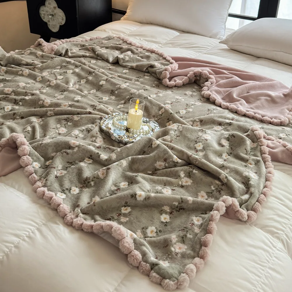 Hairball Double Layer Thickened Milk Velvet Fleece Blanket Sofa Office Lunch Break Blanket Floral Comforting Quilt Warm