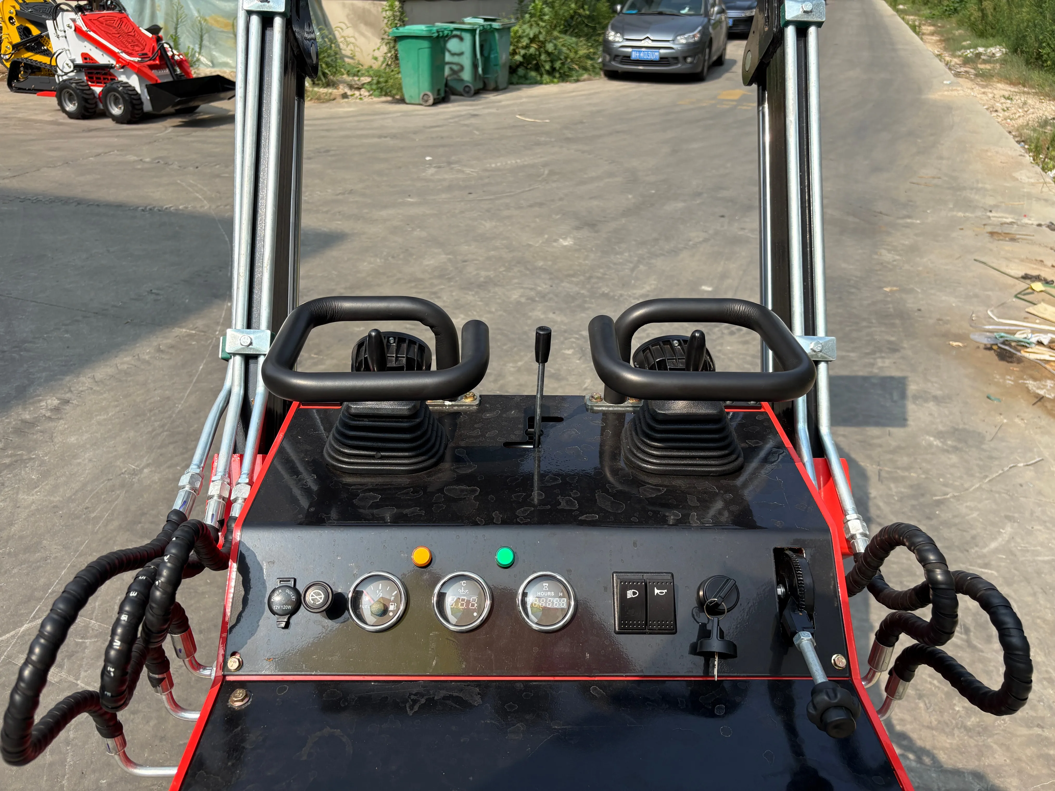 جرافة انزلاقية OMI-H200 عالية الأداء، مخصصة. يلتقي EPA Euro 5 - شحن سريع! بأسعار معقولة للغاية