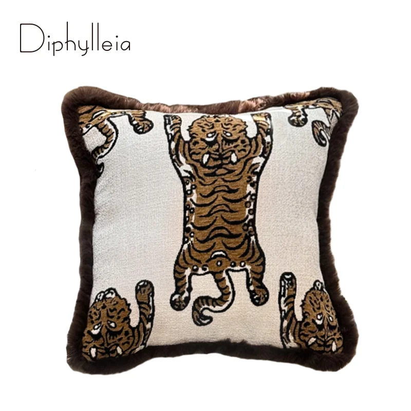 

Diphylleia Vintage Artistic Kirin Tiger Embroidered Cushion Covers Exotic And Glamourous Fringing Pillow Case Chic Home Decor