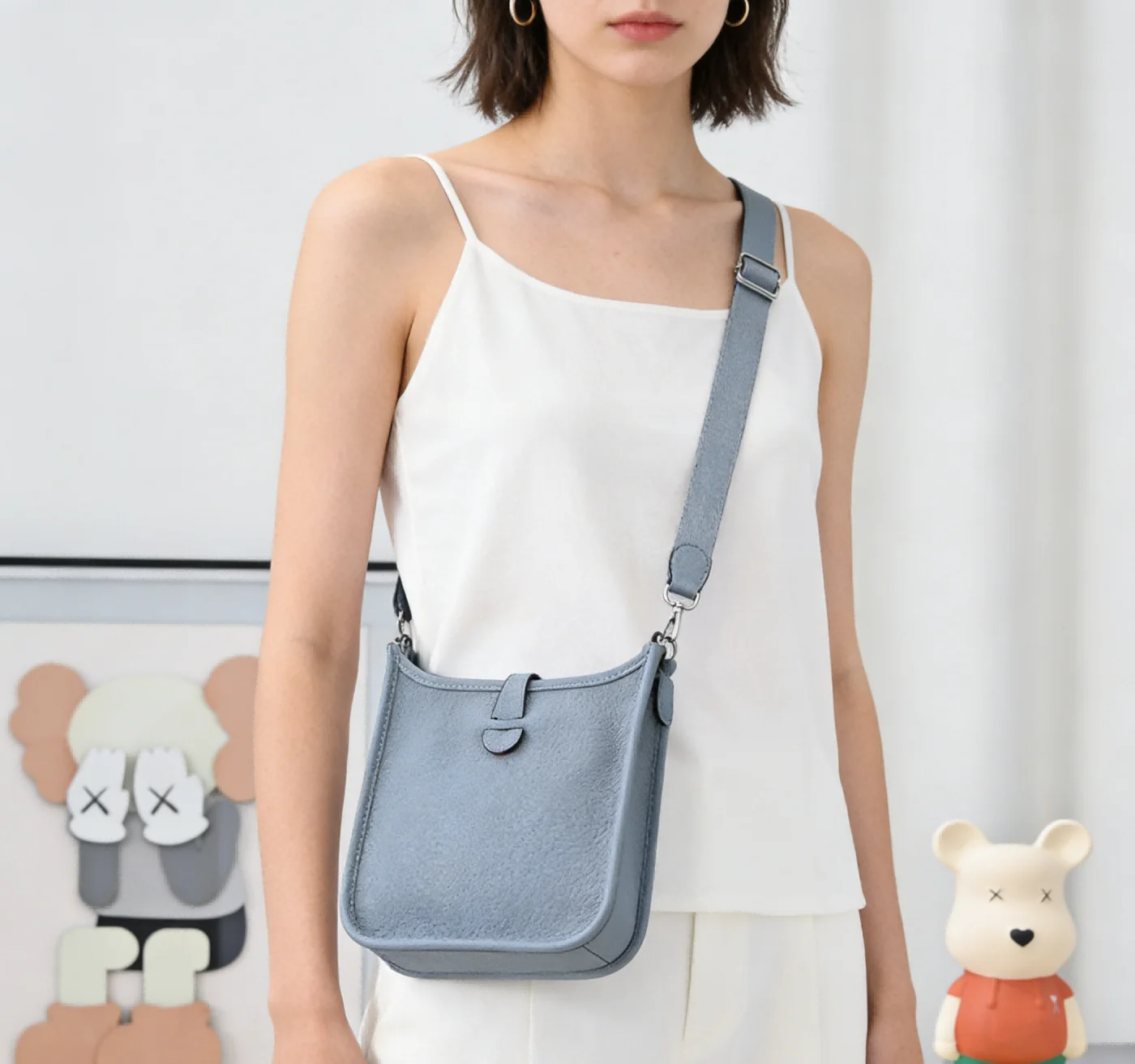 

Light Blue Denim Crossbody Bag for Women, Casual Adjustable Strap Shoulder Purse, Minimalist Daily Handbag Suitable for Everyday