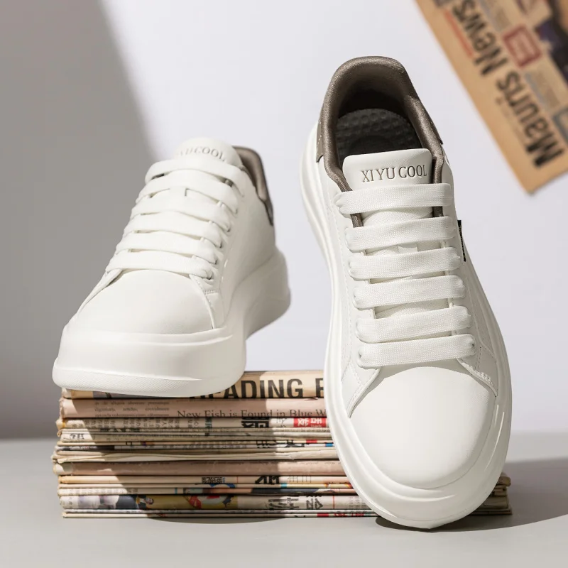 Męskie białe sneakersy na jesień 2025 - oddychające buty codzienne, styl dla par, modne i najlepiej sprzedające się