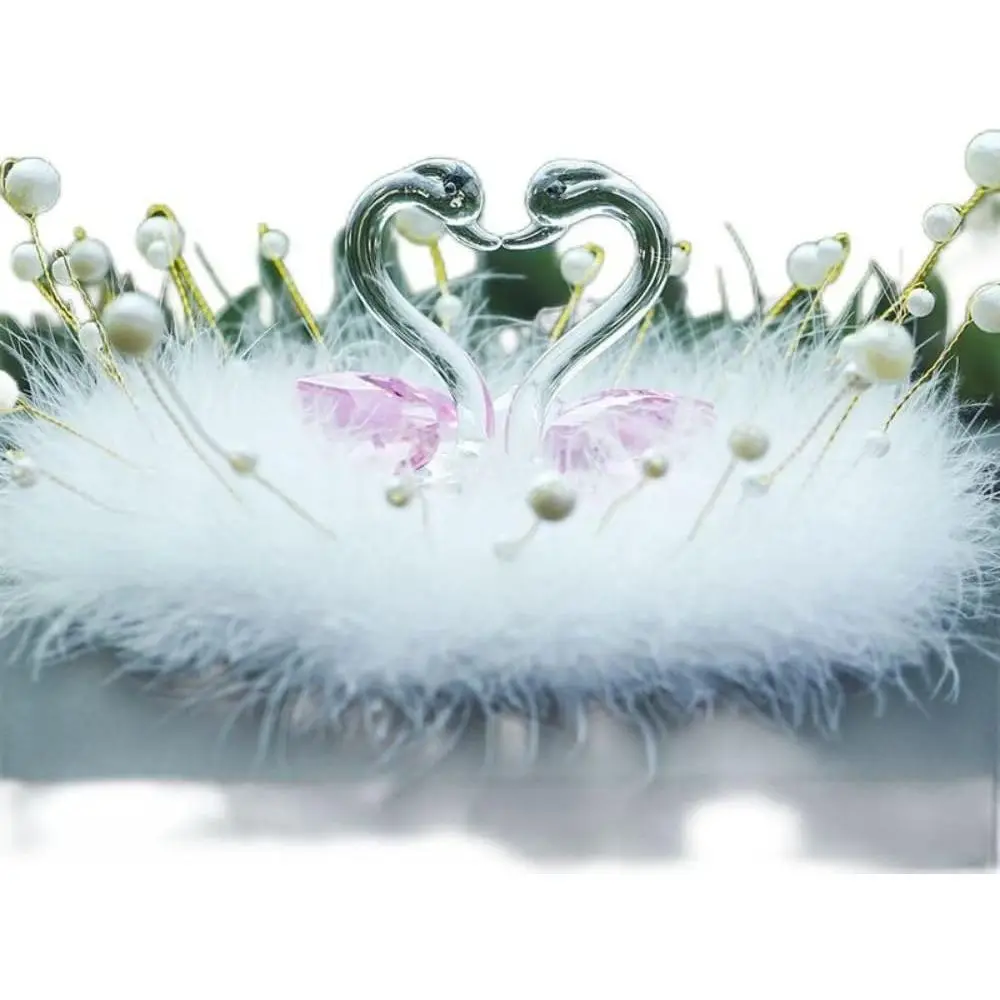 

Luxury Crystal Swan Car Ornament - Stylish Alloy Decor for Couples' Vehicles