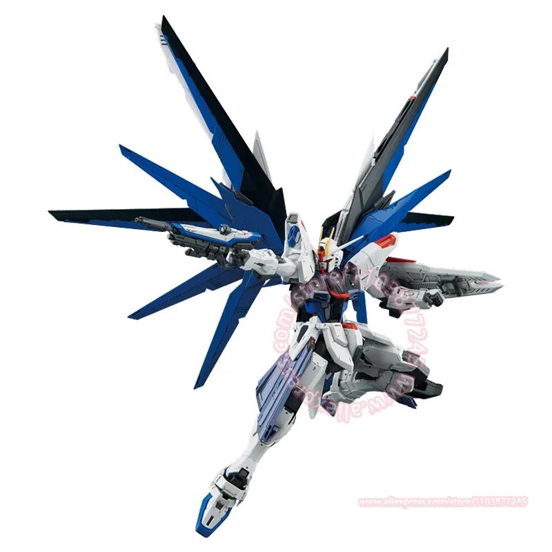 BANDAI MG 1/100 SED FREEDOM GUNDAM Ver. 2.0 Action Figures Giunti Ornamenti mobili Giocattoli periferici decorativi Regalo di compleanno