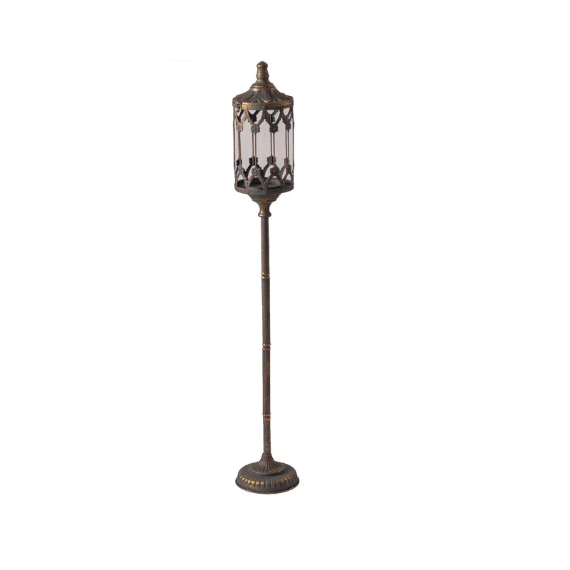Villa entry corner floor-to-ceiling candlestick outdoor courtyard rainproof wind lamp garden atmosphere retro candlestick