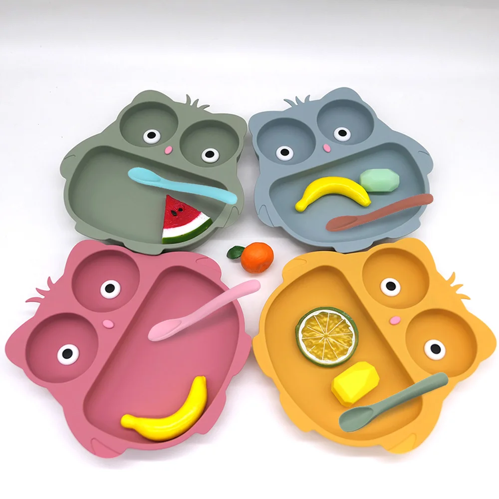 

Cartoon animals suitable for 6-24 months boys and girls baby silicone dinner plate comes with plate separator design baby feedin