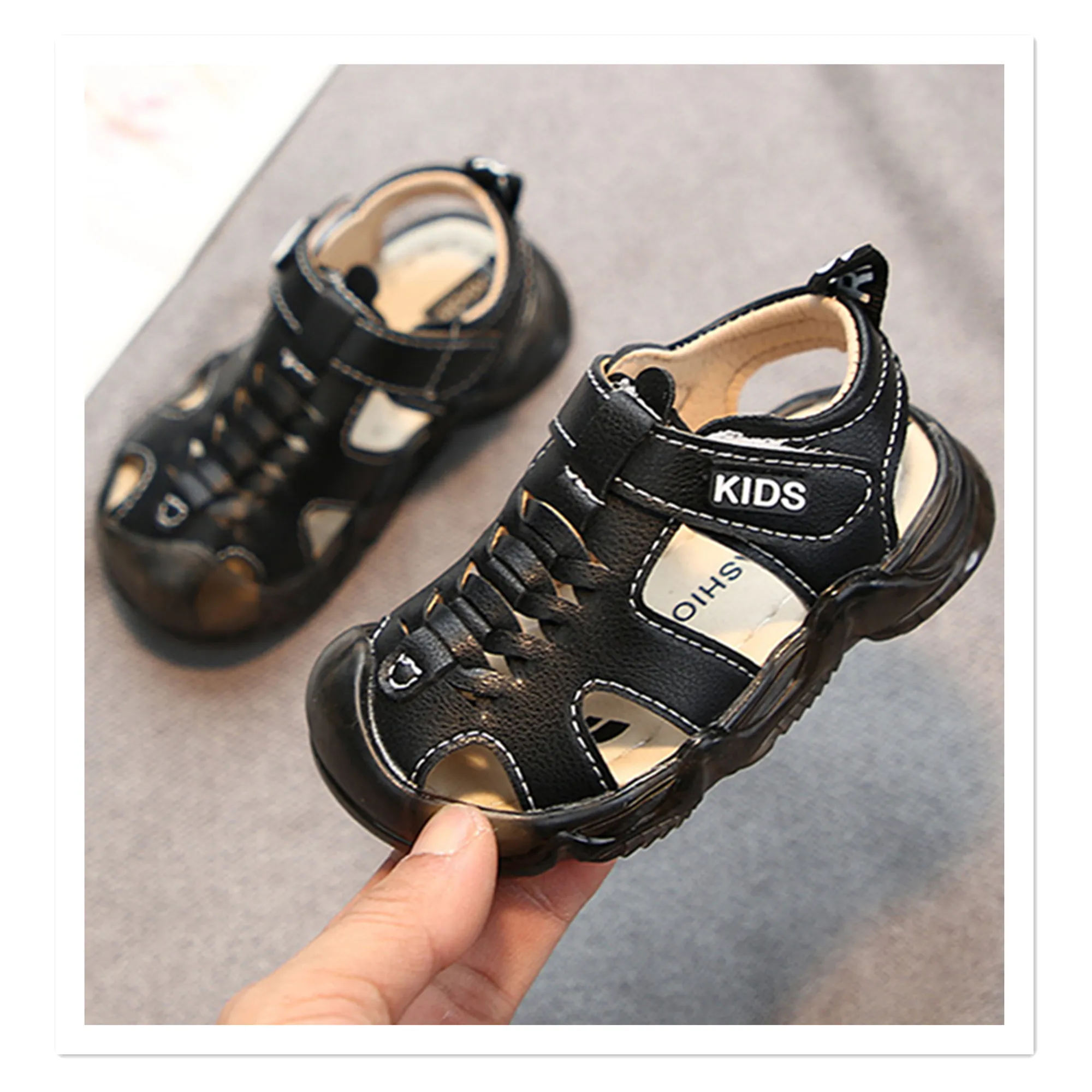 Children's Sandals Anti Kick Summer New Beach Shoes for Boys 0-1-3 Year Old Baby Soft Sole Walking Shoes, One Piece for Shipping