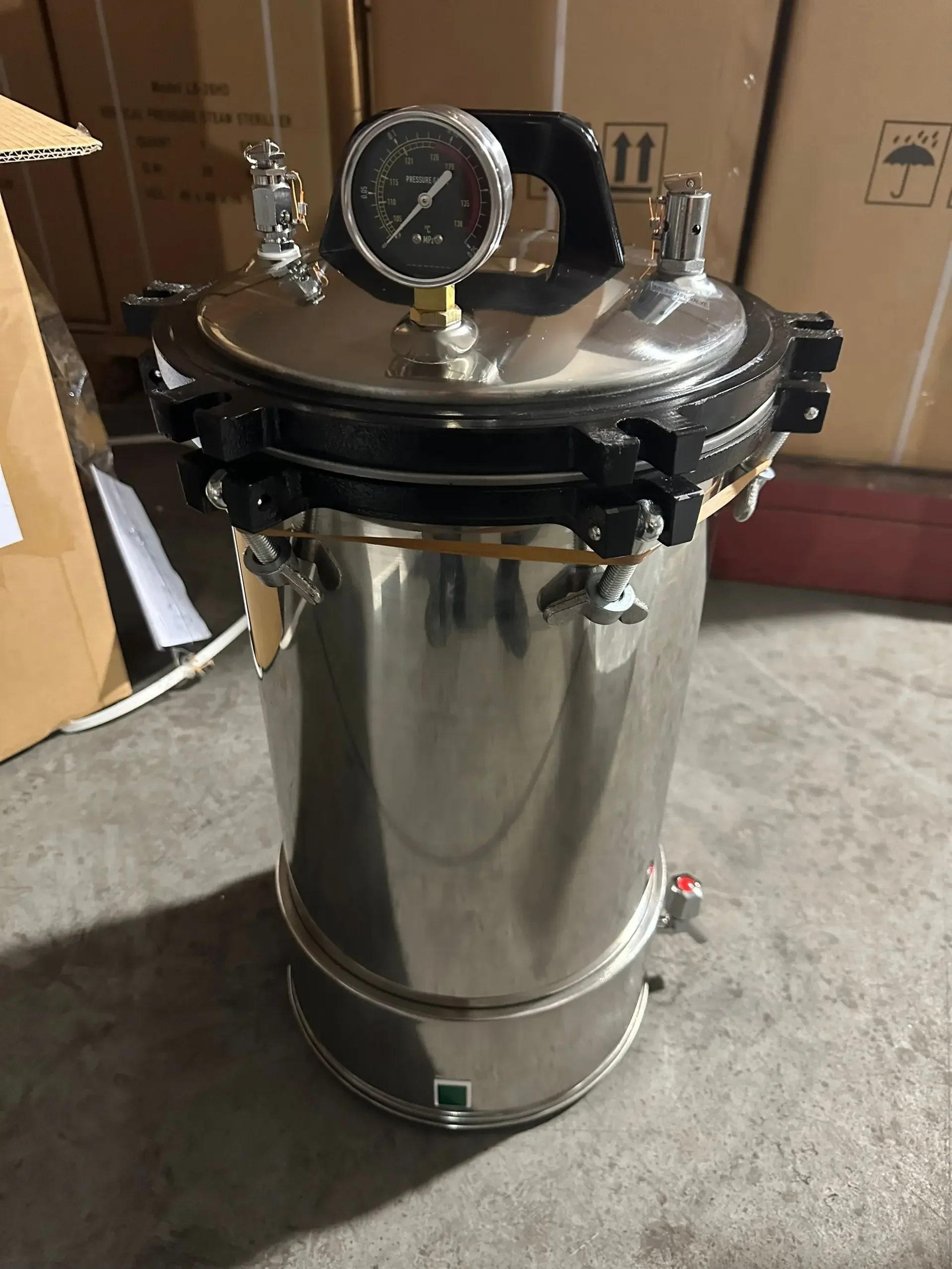 

2025 Laboratory Hot Sale Portable Sterilizer Portable Pressure Steam Sterilizer