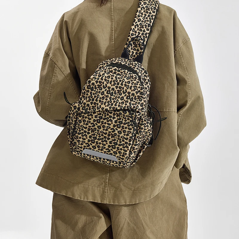 One-Shoulder Crossbody Bag, Men's Backpack, Large-Capacity Tablet Backpack, Lightweight Mountaineering Bag, Casual Leopard Print Sports Chest Bag, Female College Students