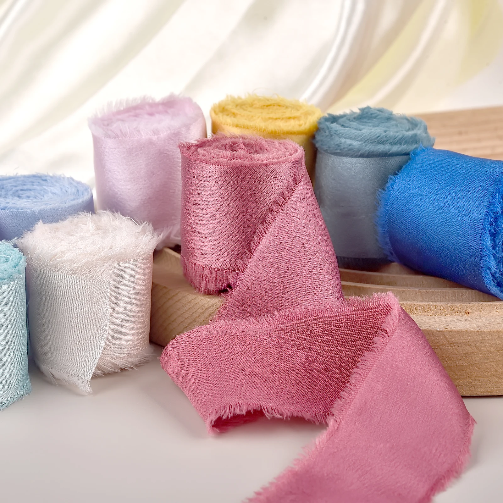 4 سنتيمتر * 5 ياردة اليد ممزقة حافة الساتان المتوترة الشريط البوليستر السلس لينة ل بطاقات المعايدة الزفاف باقات الهدايا التعبئة والتغليف ديكور