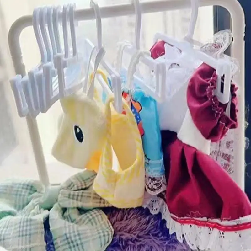 

Многоцелевая детская безопасная миниатюрная вешалка для одежды с вешалками, портативная для кукольного домика, игрушки для для