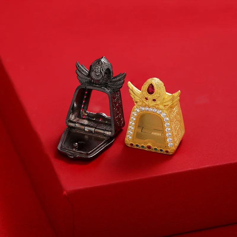 Guochao Hawk Redpoll المتخصصة لتمثال بوذا النحاس الفضة مطلي قلادة ذهبية سوداء المتخصصة التبتية لتمثال B