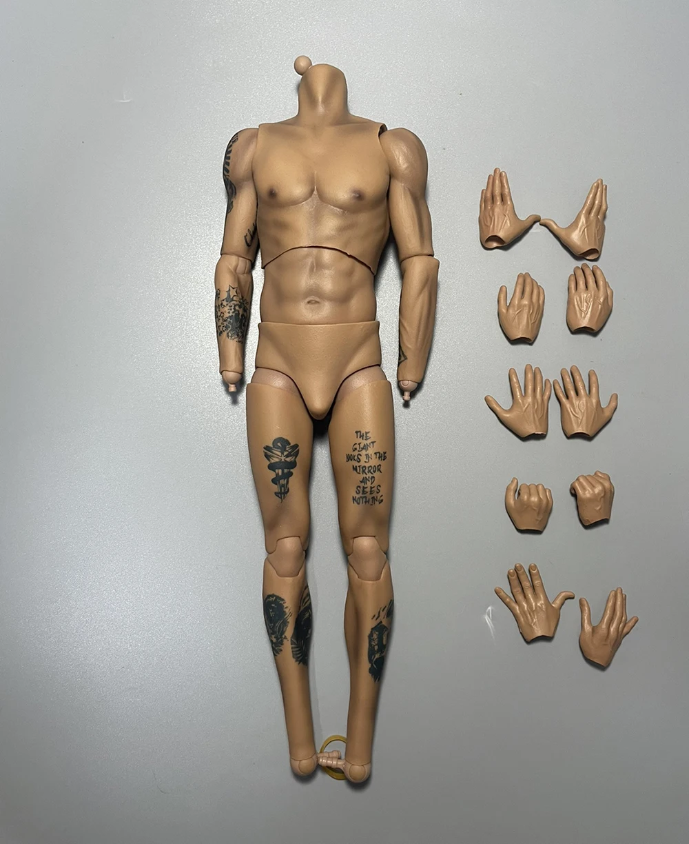 1/6 Scale Male Player Thick Eyebrow Brother Davis Tattoo Action Figure Body with 5 Pair Hands