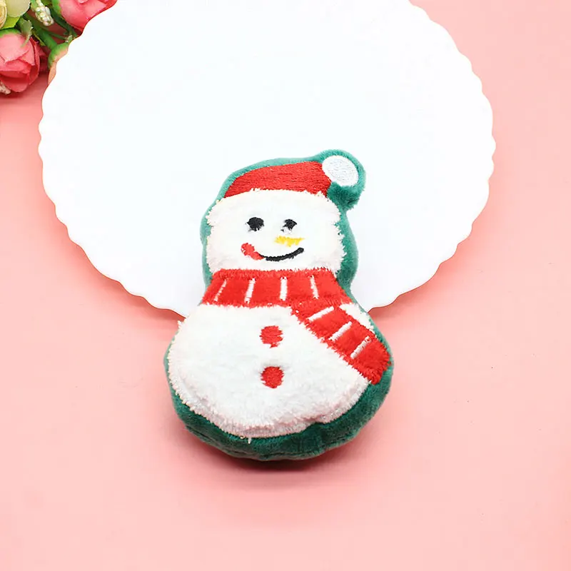 4 Stück Cartoon-Plüsch-Weihnachtsdekorationen – niedliche Schneemann-, Weihnachtsmann- und Rentier-Haarband-, Hut- und Taschen-Dekorationsaufnäher – Detail 8