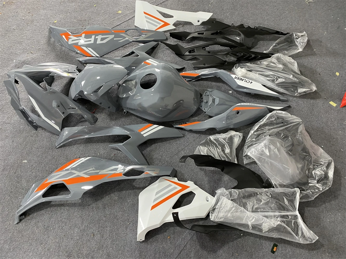 Motorcycle fairing fits ZX-4R 2019 2020 2021 2022 2023 2024 ZX-25R 19 2021 22 23 24Year Body fairing Gray orange White