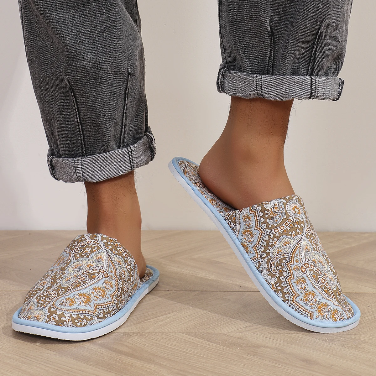 Disposable Slippers for Guesthouses, Special Room Supplies for Hotels, Thickened Non-Slip Slippers for Beauty Salons