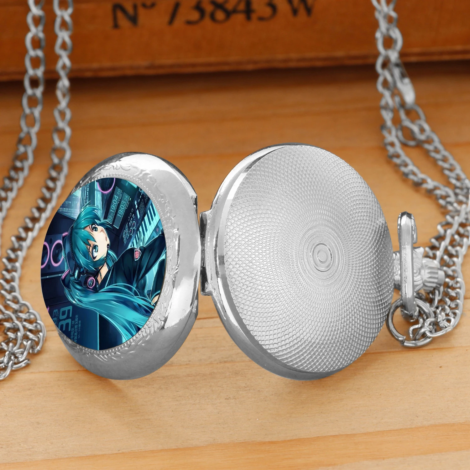 Hatsune Miku Design Glass Dome Quartz Pocket Watch With Durable Chain Arabic Numeral Dial For Men And Women Creative Gifts