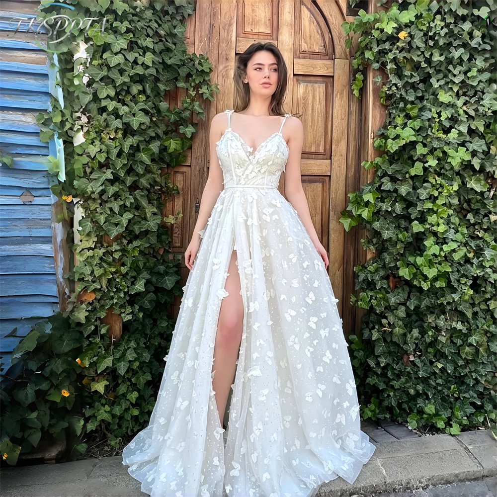 Stunning 3D Butterfly Wedding Dresses A Line Backless Spaghehtti Straps 2026 Long Wedding Gowns For Bride Custom Made